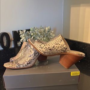 *Vince Camuto DORMINA Leather Black & White Snake Print Heel Open Toe Mules